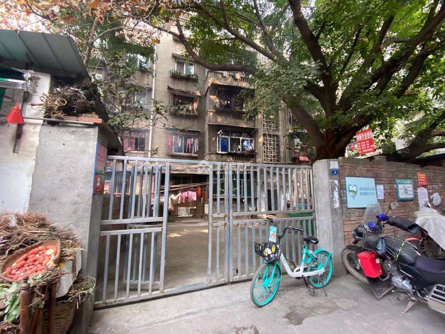 新民后街成铁房产小区图片